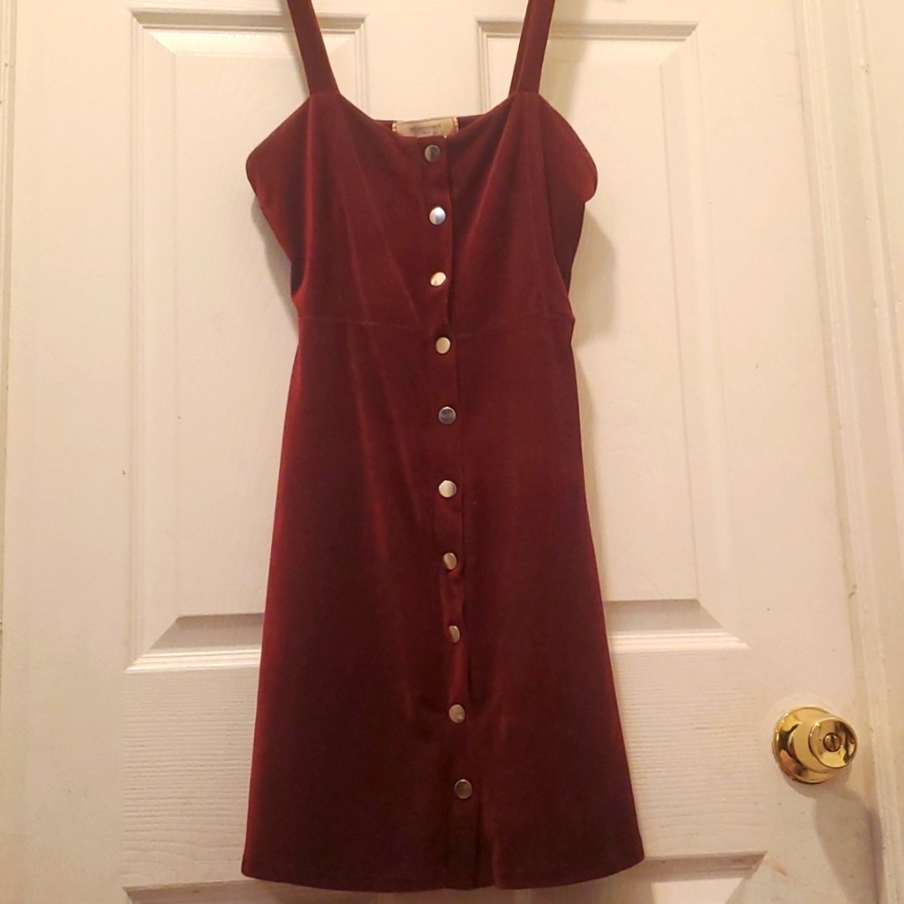 No comment, M, burgundy